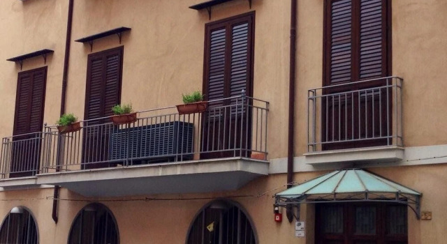 Aparthotel Casa Vacanze Montecarlo Palace, Забронировать Отель Отели Палермо с парковкой, рядом с San Francesco D'Assisi Basilica - Palermo, Парковка