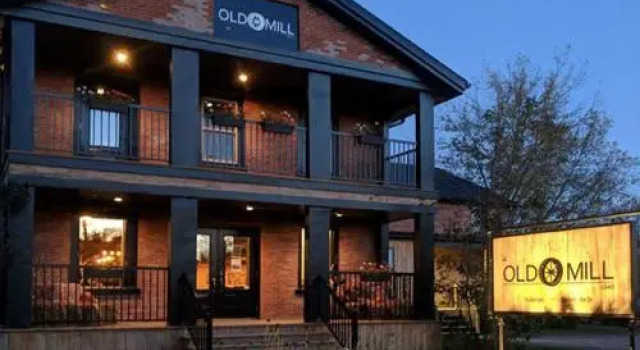 Le Old Mill 1849, Book Hotel Stanbridge East 