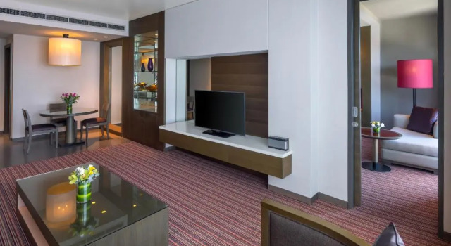Люкс с доступом в лаунж c 1 комнатой Park Rotana Abu Dhabi