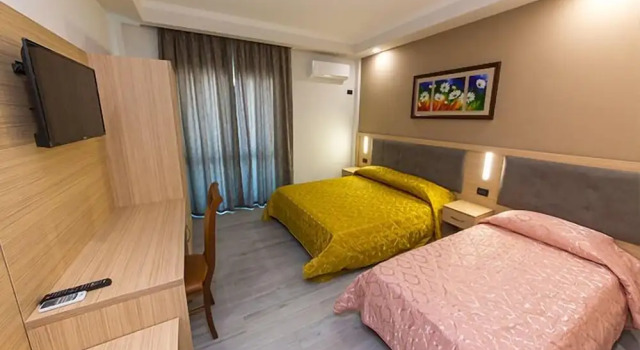 Трёхместный номер Standard Western Star Hotel