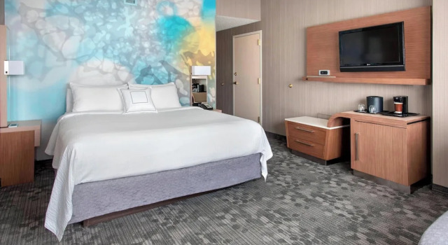 Люкс c 1 комнатой Courtyard by Marriott Newark Elizabeth