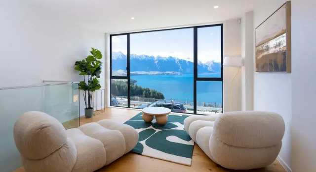 The Alpine Lakeview Luxe Retreat, Забронировать Дом для отпуска Куинстаун 