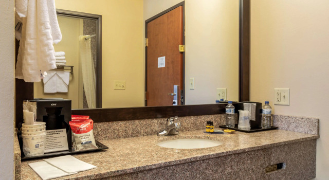 Четырёхместный номер Standard Best Western Plus Red River Inn