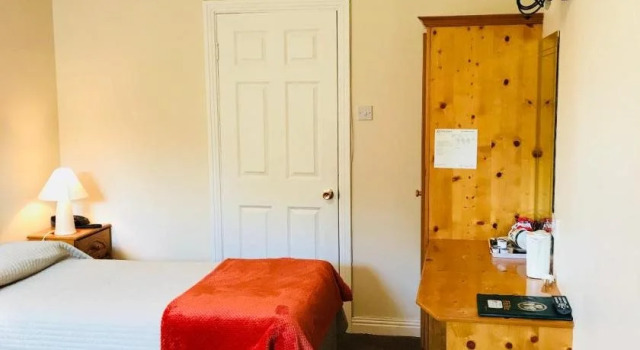 San Antonio Guesthouse, Забронировать Отель Отели Килкенни 3 звезды, рядом с St. Lukes General Hospital, 3*