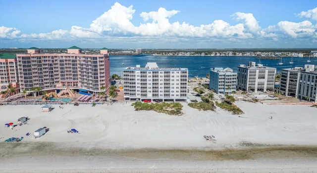 Номер Standard Welcome To Beach Villa's # 602 Vacation Rental - 250 Estero Blvd 2 Bedroom Condo by RedAwning
