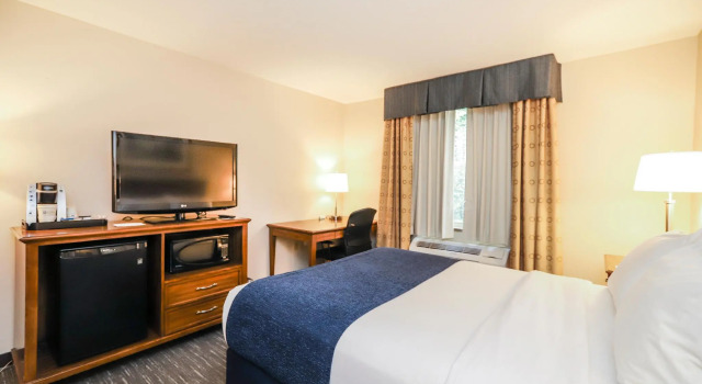 Номер Standard SureStay Plus by Best Western Elizabethtown Lancaster