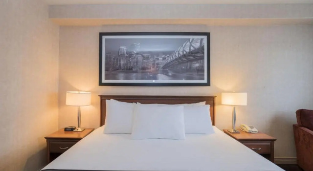 Номер Standard Sandman Hotel Calgary Airport