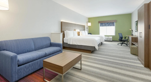Двухместный люкс Holiday Inn Express & Suites - Denton North by IHG