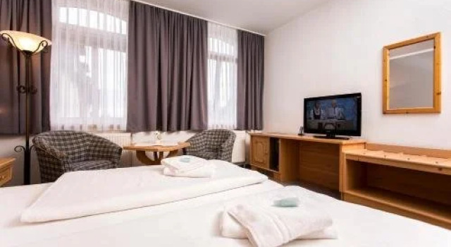 Der Bayerische Hof, Book Hotel Hotels in Grunbach with a Pool, Swimming Pool