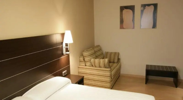 Las Ventas, Book Hotel Hotels in Aragon with Parking, Parking
