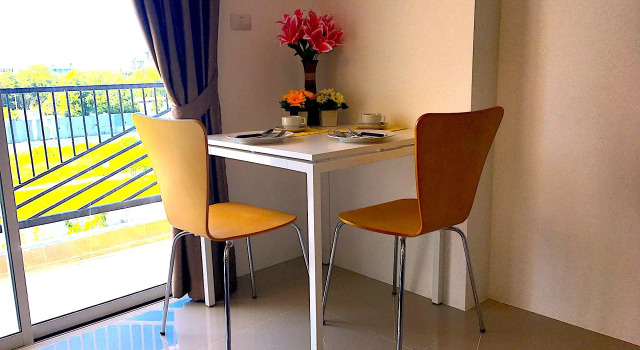 Апартаменты с балконом Breezy Room Jomtien