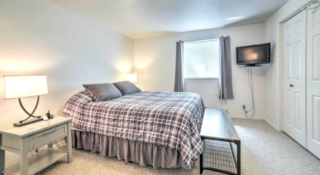 Апартаменты Idaho Falls Townhome ~ 5 Mi to Tauthaus Park!