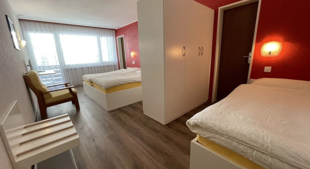 Трёхместный номер Classic с балконом Hotel Mountime