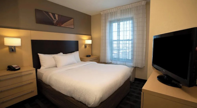 Люкс TownePlace Suites Republic Airport Long Island Farmingdale