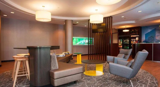Четырёхместный люкс SpringHill Suites Birmingham Colonnade