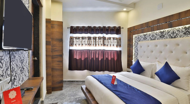 OYO 11067 Hotel Swastik Inn