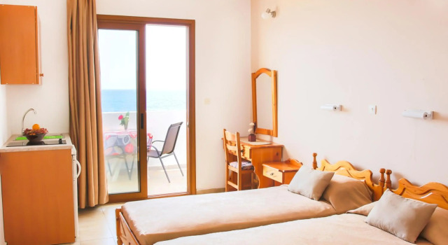 Krinos, Rezervasyon Otel Kato Lefkos Yunanistan
