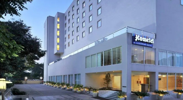 Номер Standard Hometel Chandigarh