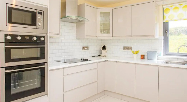 Lakeview Waterville Holiday Home, Book Hotel Hotels in Kerry with Parking, Parking
