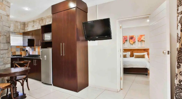 Suite Accommodation @ Van's