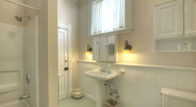 Suite Nobody's Inn