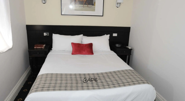 Yarrawonga Hotel