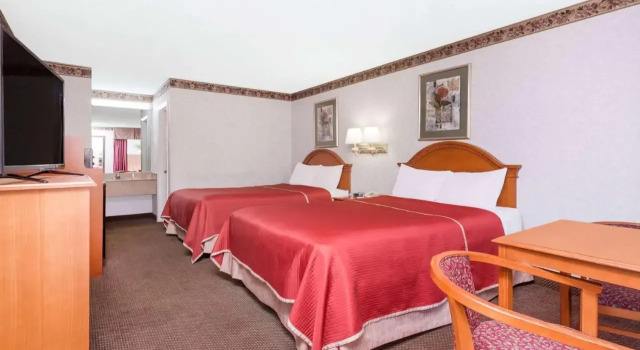 Ramada I-75 / Airport North, Prenota Hotel Hotel a Tennessee con parcheggio, Parcheggio