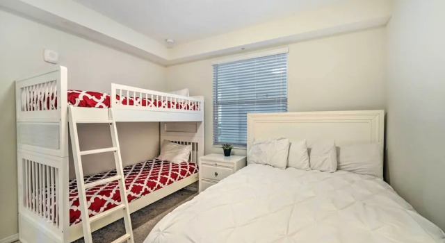 Resort Getaway w/ Patio: 6 Mi to Disney Parks!, Rezerwuj Ośrodek wypoczynkowy Hotele w Kissimmee z parkingiem, Parking