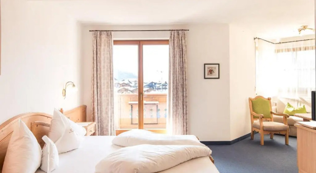Parc Hotel Tyrol, Забронировать Отель Отели и гостиницы Кастельротто, рядом с Подъемник Маринценлифт, Отель