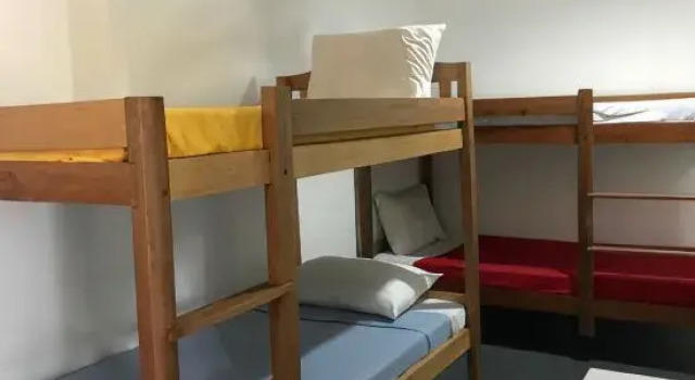 Кровать в общем номере (мужской номер) Dormitelsph El Nido