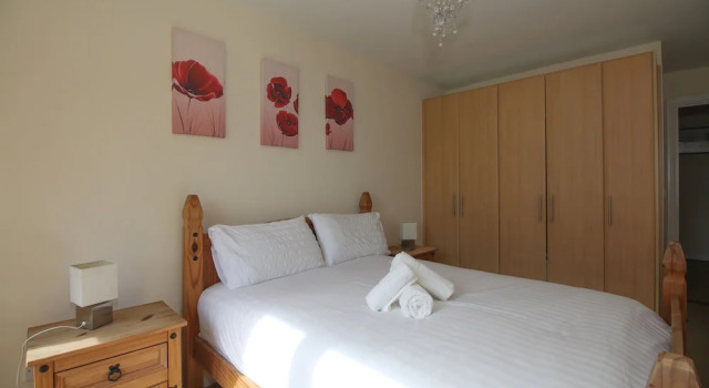 Point Village Modern Apartment, Забронировать Апартаменты/квартира Отели Дублина с парковкой, рядом с Стадион для собачьих бегов Шелбурн-парк, Парковка