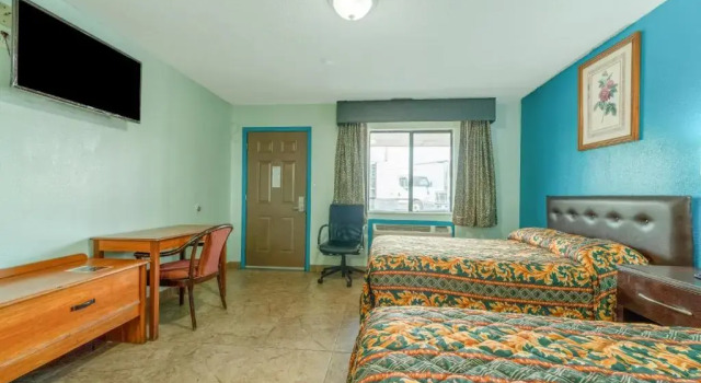 Четырёхместный номер Standard Budget Inn