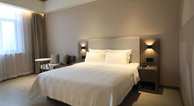 HanTing Hotel (Huludao Yuhuang Mall), Book Hotel Huludao Liaoning