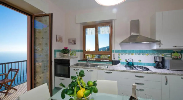 Апартаменты с 2 комнатами с балконом и с видом на море Calipso Residence