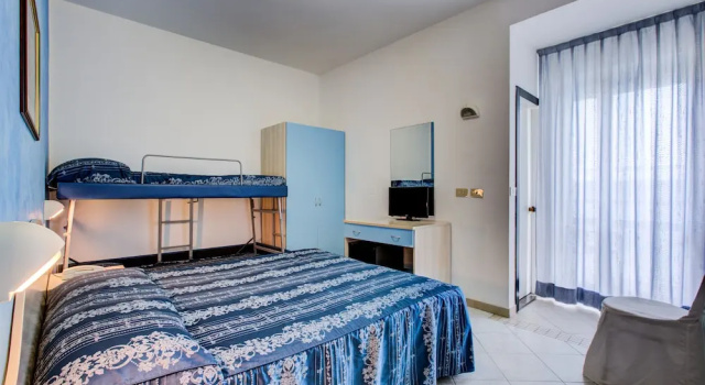 Двухместный номер Standard с балконом и с видом на море Hotel Dusseldorf