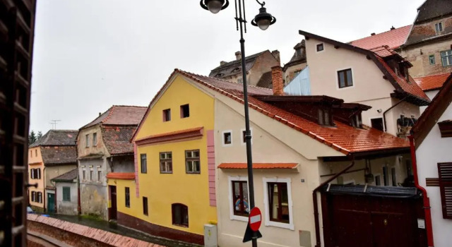 Anna's Guest House, Забронировать Гостевой дом Гостевые дома Сибиу, рядом с The Cibin Market, Гостевой дом