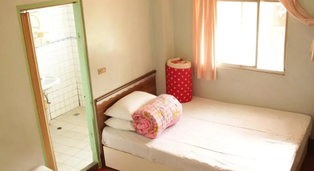 Четырёхместный номер Standard Ron Gong Hotel