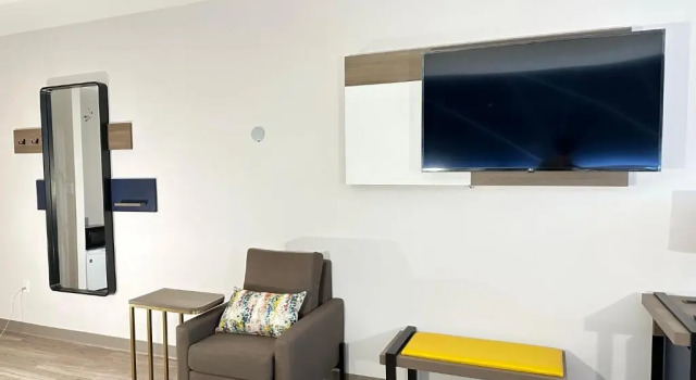Номер Standard Comfort Inn & Suites
