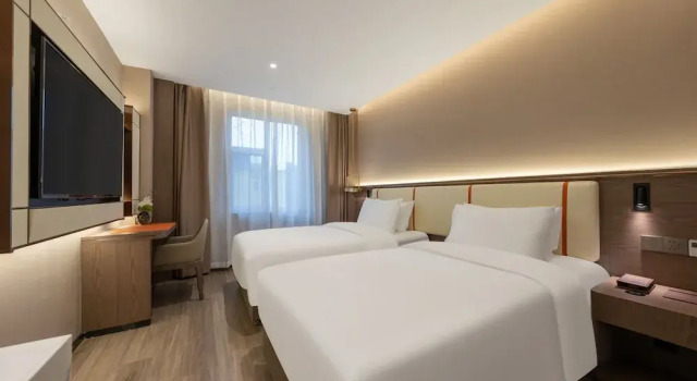 Двухместный номер Classic WorldHotel Quancheng Sqr Kuanholi Branch