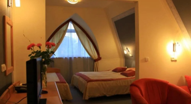 Hotel Négy Évszak, Забронировать Отель Отели Хайдусобосло 3 звезды, рядом с Greek Catholic Church, 3*