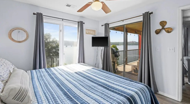 Lake Views, Balcony: Condo Near Silver Dollar City, Забронировать Отель Отели Table Rock Lake 3 звезды, 3*
