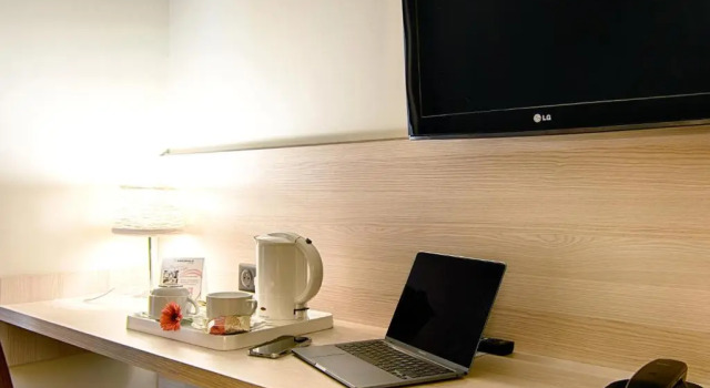 Трёхместный номер Comfort The Originals City, Hôtel Les Bruyères, Dax Nord