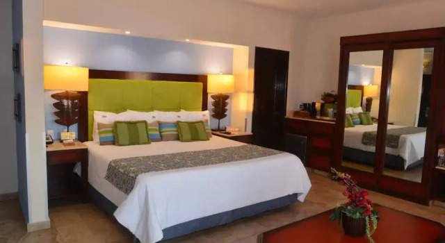 Полулюкс Hotel HBlue Centro