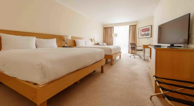 Семейный номер Deluxe Hilton Northampton Hotel