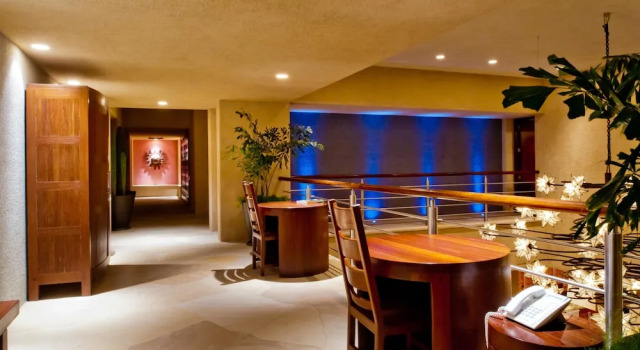 Luxurious Hillside Oceanfront 8 bedroom Villa Bellissima