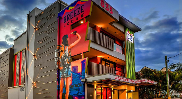 Breeze Lodge - Hostel