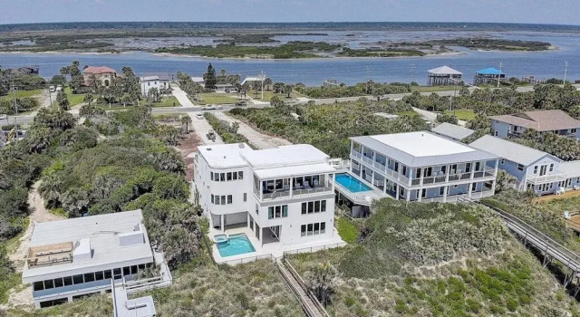 Коттедж Ocean Paradise 4 Bedroom Home