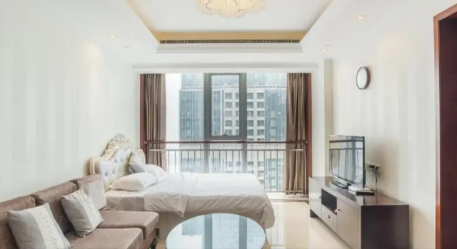 Люкс Superior с видом на море Qingdao Jinshan We+ Holiday Apartment (Wusi Square)