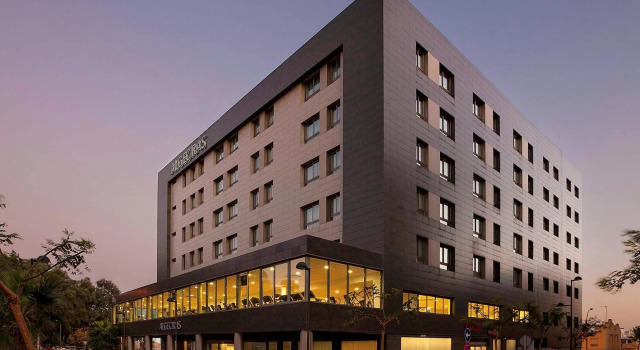 Suittes Hotel, Забронировать Отель Отели в центре Альхесирас с завтраком, отели в центре Альхесирас с завтраком