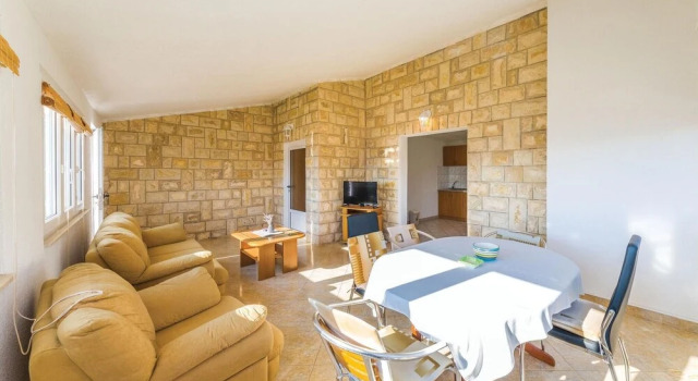 Amazing Home in Rogoznica With Wifi and 2 Bedrooms